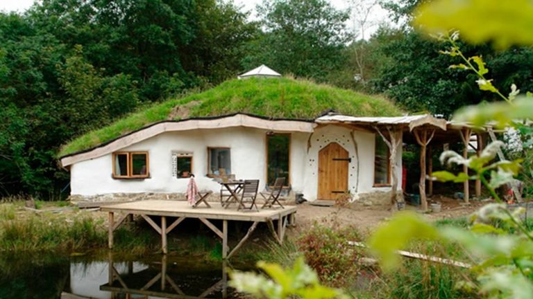 Bioconstrucción: Definición, Técnicas y Ejemplos de Construcción Natural